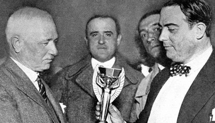 Piala Dunia Pertama.